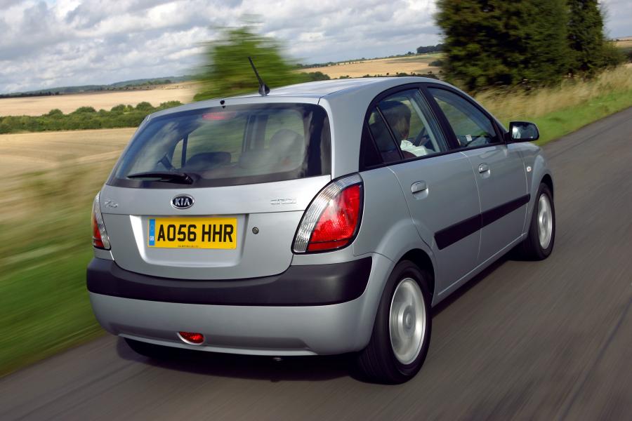  Kia Rio Hatchback 2005 года  (UK) (фото 22 из 32)
